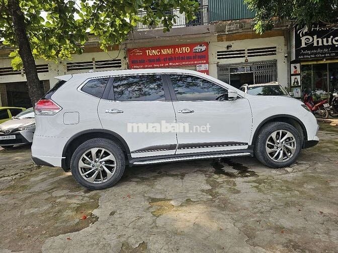 Nissan X-trail SL Premium 2018 Trắng 8 vạn Tự động