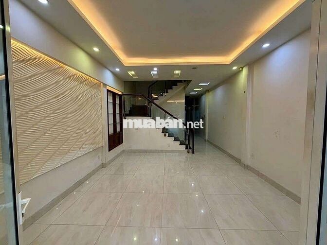 Siêu phẩm nguyên căn 5x20 có sân