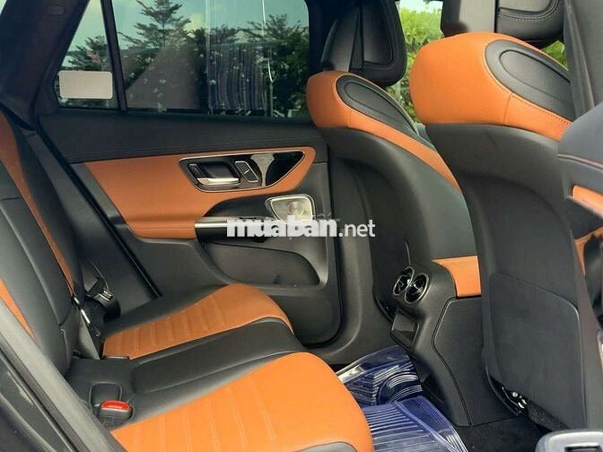 Mercedes GLC 300 4MATIC V1 model 2025 siêu lướt