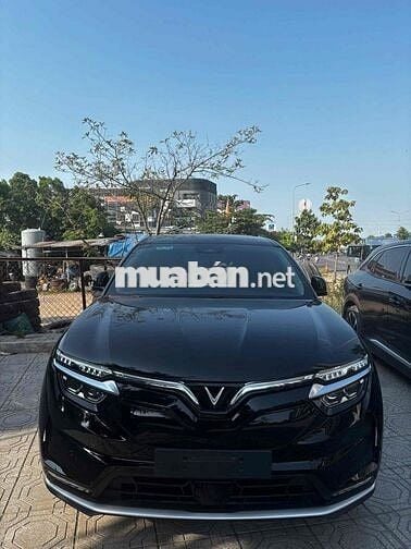 VinFast VF8 Eco 2023 Đen 50.000 km