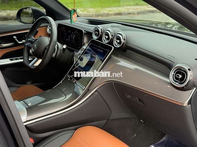 Mercedes GLC 300 4MATIC V1 model 2025 siêu lướt