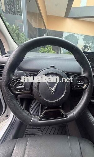 VinFast VF8 Eco 2023 Đen 50.000 km