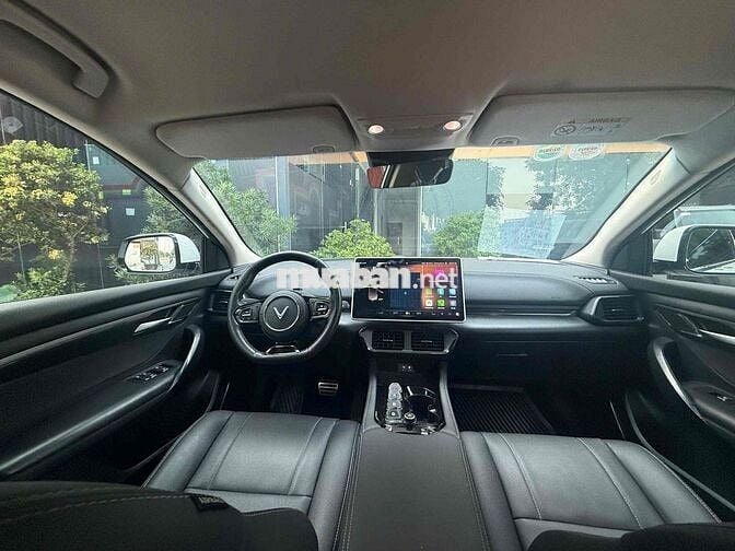 VinFast VF8 Eco 2023 Đen 50.000 km