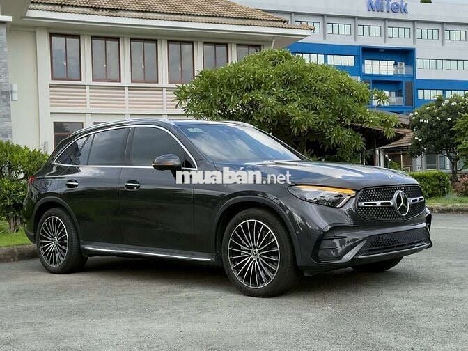 Mercedes GLC 300 4MATIC V1 model 2025 siêu lướt