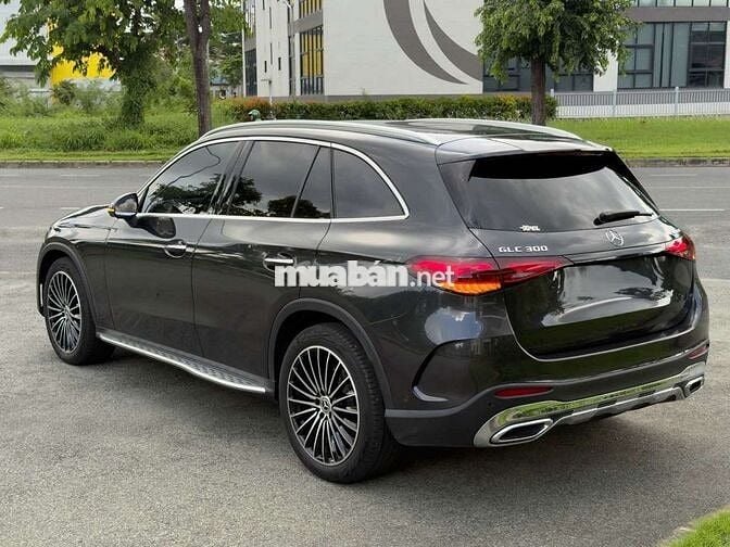 Mercedes GLC 300 4MATIC V1 model 2025 siêu lướt