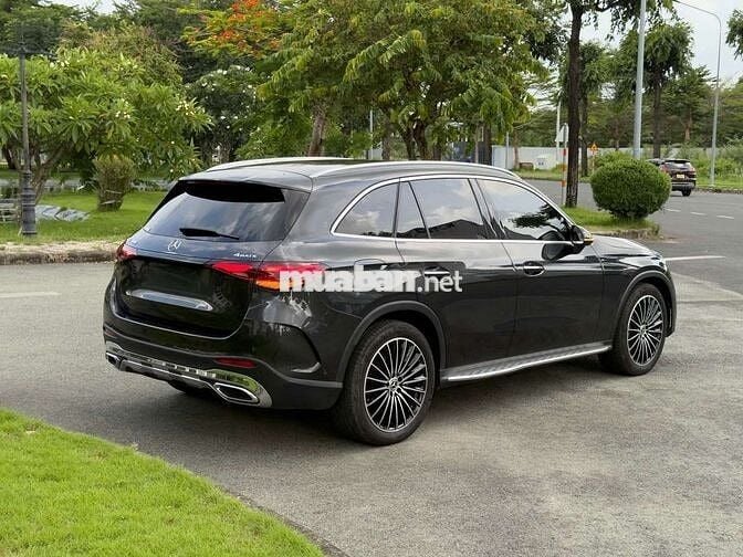 Mercedes GLC 300 4MATIC V1 model 2025 siêu lướt