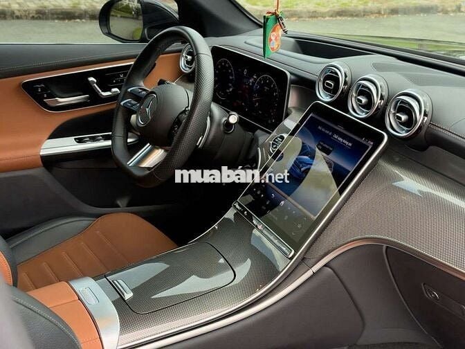 Mercedes GLC 300 4MATIC V1 model 2025 siêu lướt