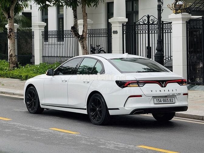 VinFast Lux A Base 2021 Trắng 41000 km