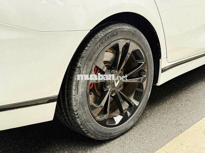 VinFast Lux A Base 2021 Trắng 41000 km