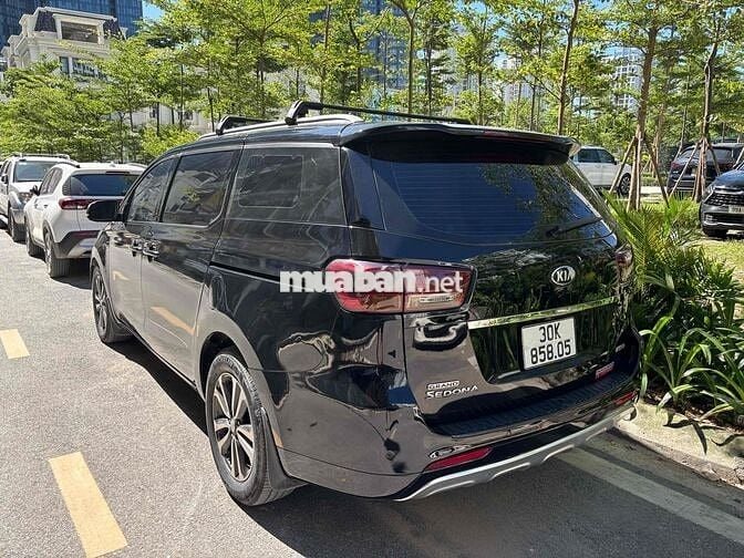Kia Sedona 2016 Dầu Đen