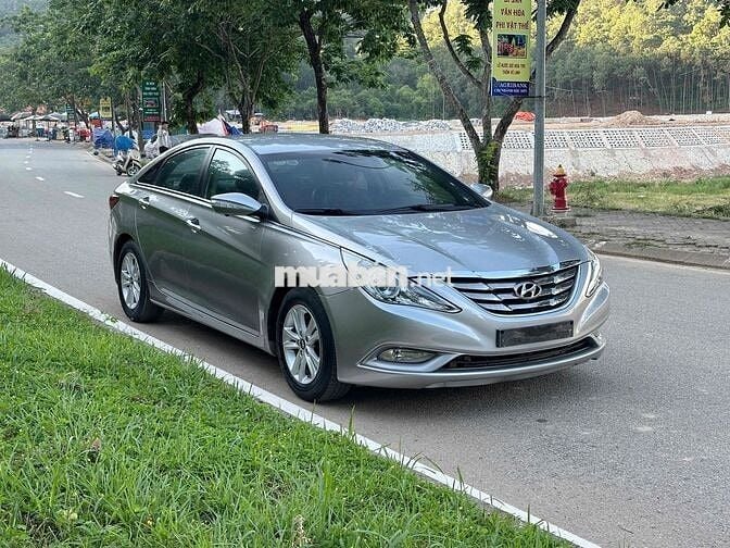 Hyundai Sonata 2.0 số tự động full đồ chơi cực đẹp