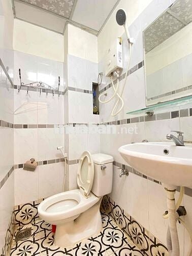 Phòng trống có máy lạnh ở Bình Thạnh