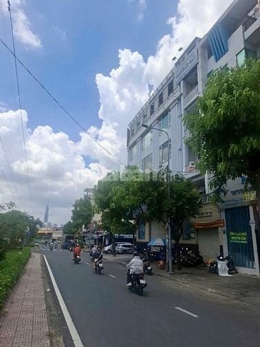 38 Tỷ! Bán Mặt Tiền Phan Xích Long, Bình Thạnh - 6,6x15m - Hầm 5 Tầng 