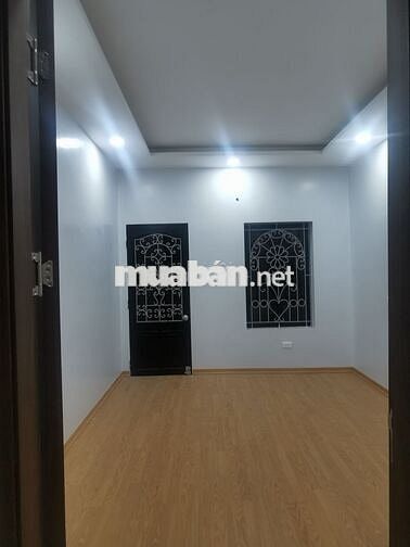 Cho thuê nhà 43m2, 3 ngủ, 2 phụ, điều hòa, nóng lạnh, bếp