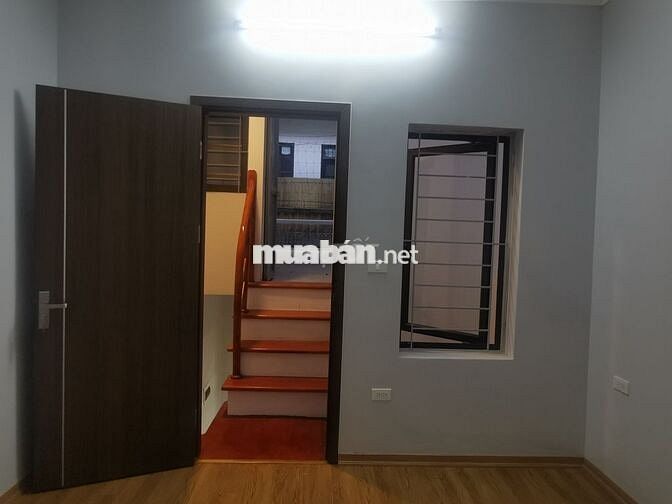 Cho thuê nhà 43m2, 3 ngủ, 2 phụ, điều hòa, nóng lạnh, bếp