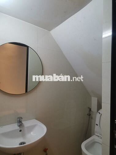 Cho thuê nhà 43m2, 3 ngủ, 2 phụ, điều hòa, nóng lạnh, bếp