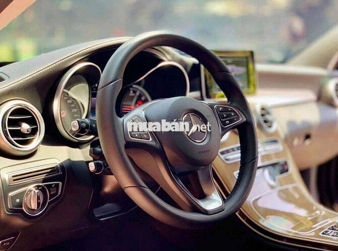 Mercedes-Benz C250 Đen 5 chỗ Xăng