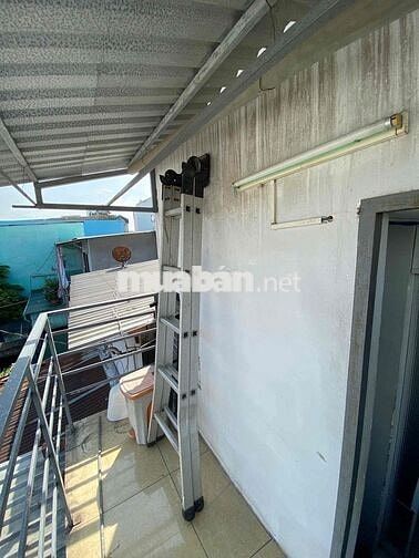 nhà cho thuê nguyên căn 1 trệt. 1 lầu 2p ngủ .1wc gct 6tr/th
