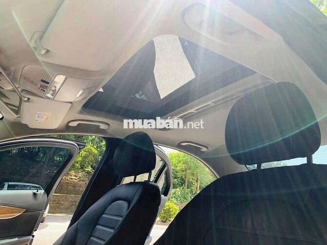 Mercedes-Benz C250 Đen 5 chỗ Xăng