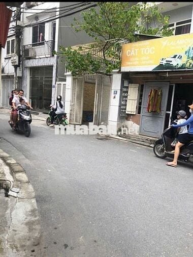 Cho thuê nhà Phố Nguyễn Chính - Ngõ rộng 2 ô tô tránh nhau - 100m2 -3T