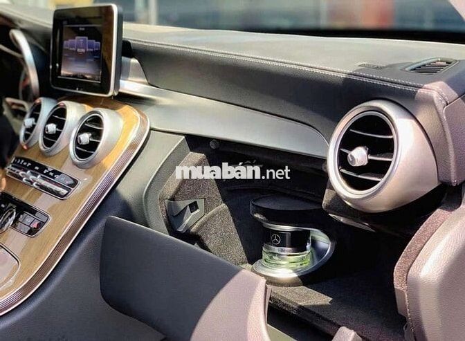 Mercedes-Benz C250 Đen 5 chỗ Xăng