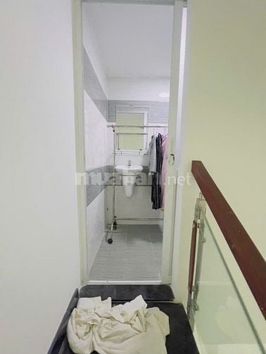 Cho thuê nhà mới đẹp đúc lâù 2pn đt 4 x 10 thống nhất p16 GV giá 8tr 