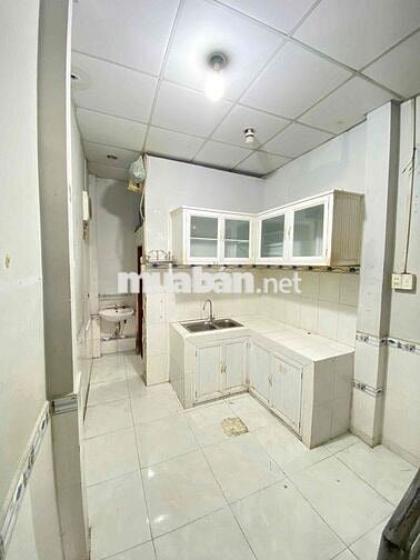 nhà cho thuê nguyên căn 1 trệt. 1 lầu 2p ngủ .1wc gct 6tr/th