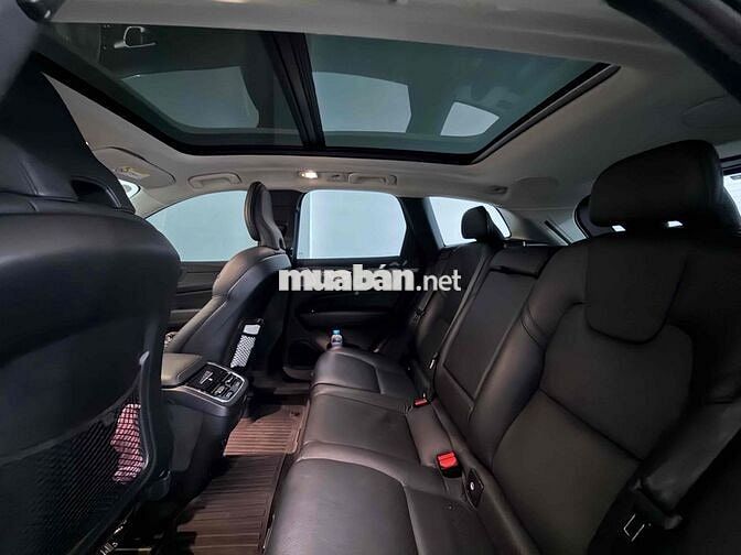 Volvo XC60 2022 - 9000 km