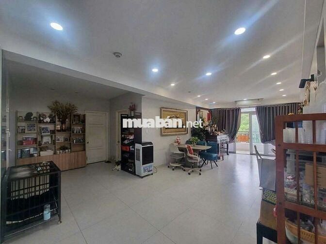 Bán căn hộ 150m2 chỉ 5x/m2 tại trung tâm Quận 5