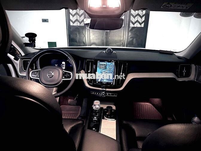 Volvo XC60 2022 - 9000 km