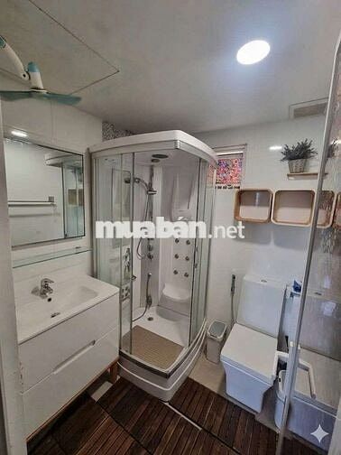 Bán căn hộ 150m2 chỉ 5x/m2 tại trung tâm Quận 5