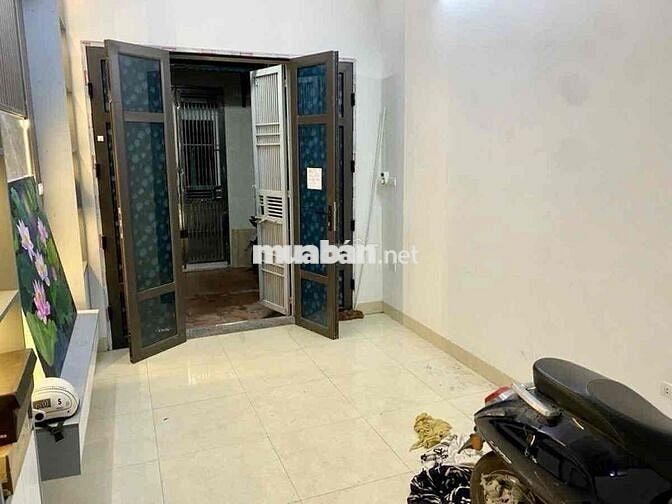 Gần ô tô đỗ phố Thanh Lân nhà đẹp 38m2 x5T giá 5 tỷ sổ CC 2 thoáng nôn