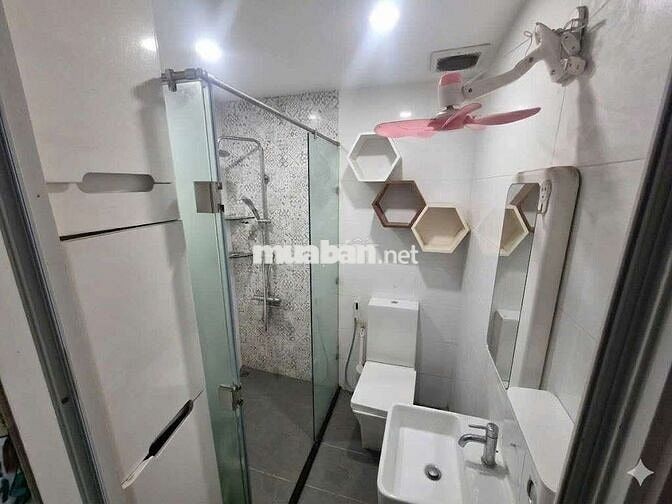 Bán căn hộ 150m2 chỉ 5x/m2 tại trung tâm Quận 5