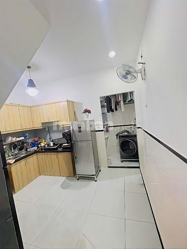 Cho thuê nhà mới đẹp đúc lâù 2pn đt 4 x 10 thống nhất p16 GV giá 8tr 
