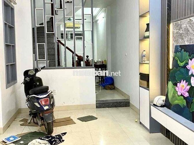 Gần ô tô đỗ phố Thanh Lân nhà đẹp 38m2 x5T giá 5 tỷ sổ CC 2 thoáng nôn