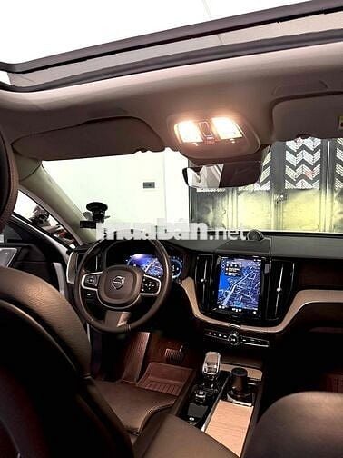 Volvo XC60 2022 - 9000 km