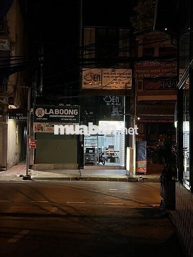 Mặt đường Mỹ Đình, đường rộng 8m, 2 mặt thoáng, dân cư đông đúc