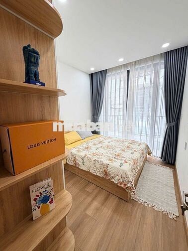 Ngay công viên Nguyên Hồng sát mặt tiền đường nhà đẹp 30m2_2T full  NT