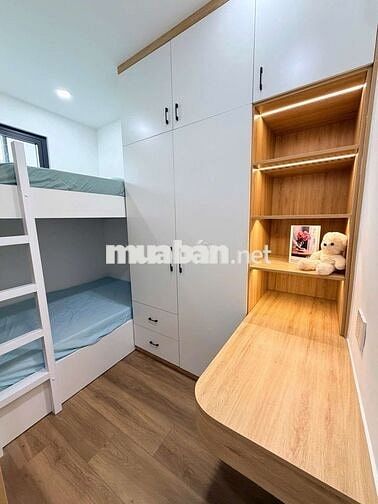 Ngay công viên Nguyên Hồng sát mặt tiền đường nhà đẹp 30m2_2T full  NT