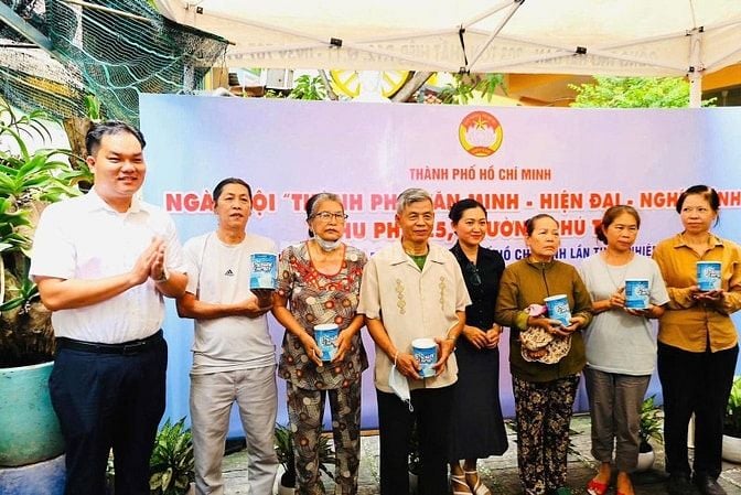 TUYỂN NHÂN VIÊN HCM ƯU TIÊN LỚN TUỔI