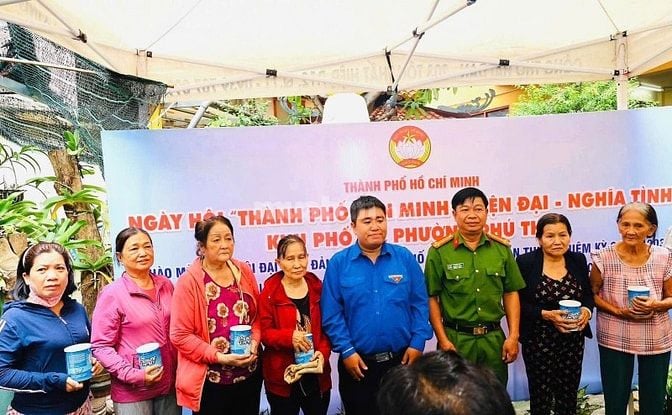 TUYỂN NHÂN VIÊN HCM ƯU TIÊN LỚN TUỔI