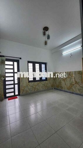 Cho Thuê Nhà Đối Diện Đại Học Công Thương - DT 4x13m 1 Trệt 1 Lầu 2P n