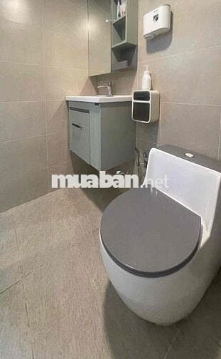 Cho thuê nhà nguyên căn hoặc sang nhượng tiệm giặt sấy Hồ Thị Kỷ Q10