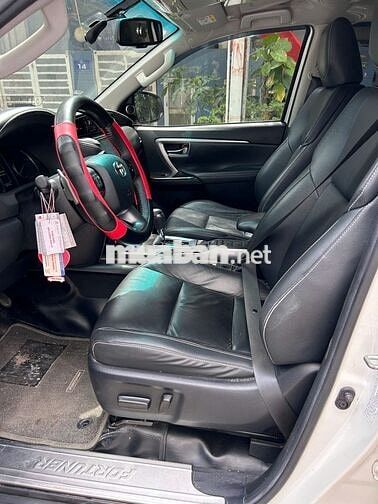 Toyota Fortuner 2.4G 4x2 AT 2021