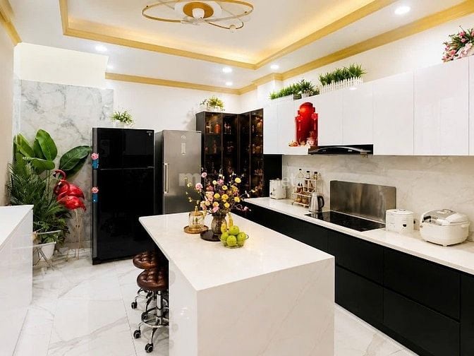 Bán Nhà MT Chợ Bàu Cát – Kiến Trúc Châu Âu – Thang Máy – Nội Thất Cao 