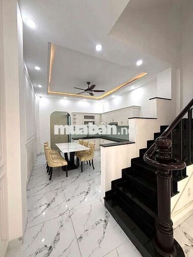 NHÀ SIÊU ĐẸP 1 TRỆT 3 LẦU, SÂN THƯỢNG, DT 4,5×15 CÓ 4PN,4WC. ĐƯỜNG 12M