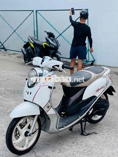 Yamaha Classico 2012 Trắng
