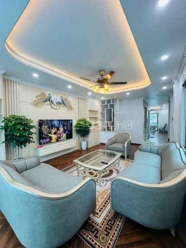 Bán nhà Hoàng Quốc Việt,7 Tầng Thang Máy, 3 Mặt Tiền, Ô tô tránh