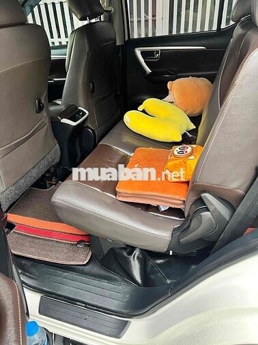 Toyota Fortuner 7 chỗ Diesel Trắng
