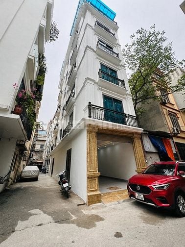 Bán nhà Hoàng Quốc Việt,7 Tầng Thang Máy, 3 Mặt Tiền, Ô tô tránh
